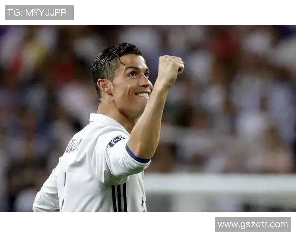 曼联传奇球星C罗的辉煌岁月与跌宕起伏的足球生涯解析